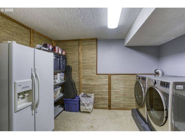 2401 Sw ELEVEN MILE Dr, Gresham, OR 97080