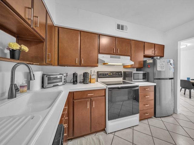1150 Madruga Avenue C302, Miami, FL 33146