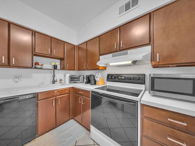 1150 Madruga Avenue C302, Miami, FL 33146