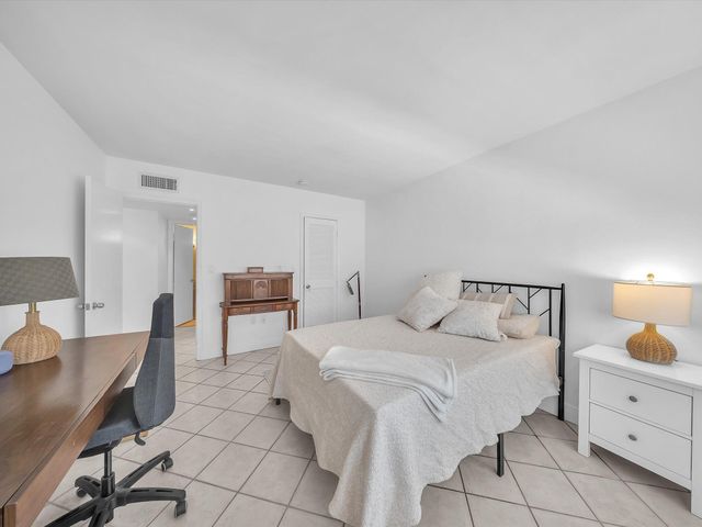 1150 Madruga Avenue C302, Miami, FL 33146