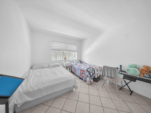 1150 Madruga Avenue C302, Miami, FL 33146