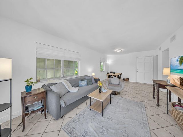 1150 Madruga Avenue C302, Miami, FL 33146