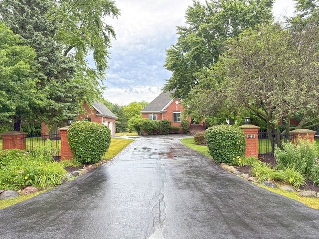 26159 N Hill Avenue, Wauconda, IL 60084