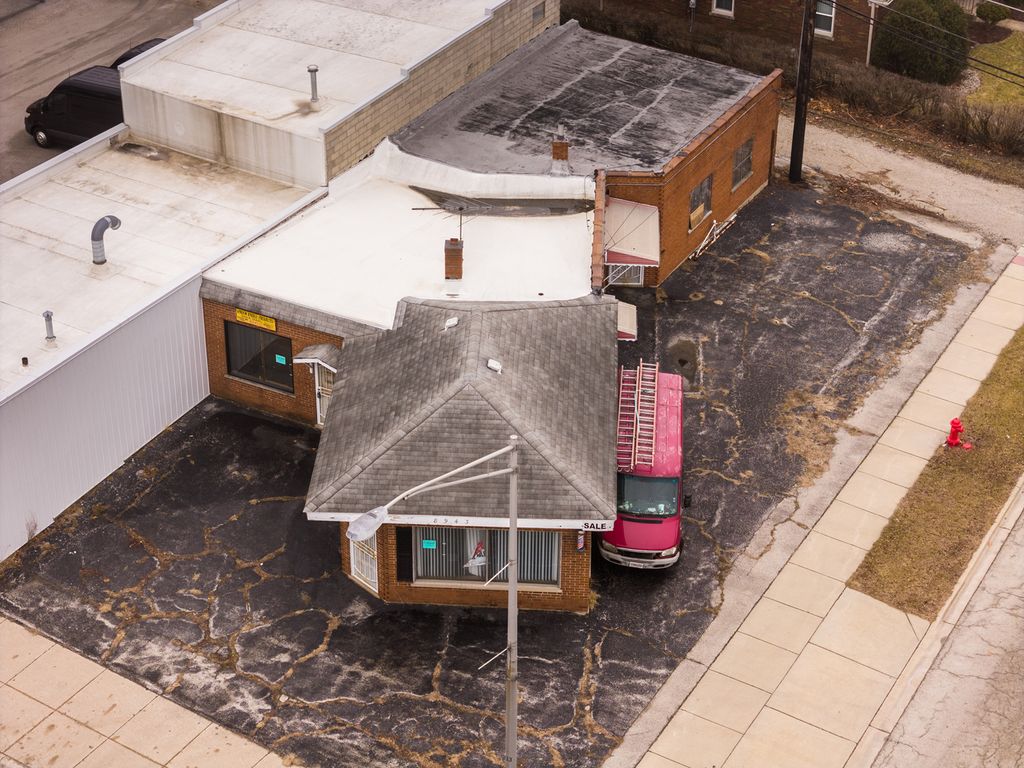 8943 Ogden Avenue, Brookfield, IL 60513