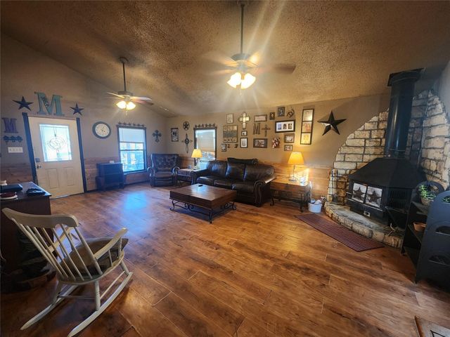 1589 Shady Woods Drive, Quinlan, TX 75474