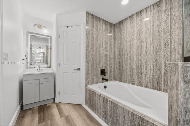 3990 SW Halcomb St, Port St. Lucie, FL 34953