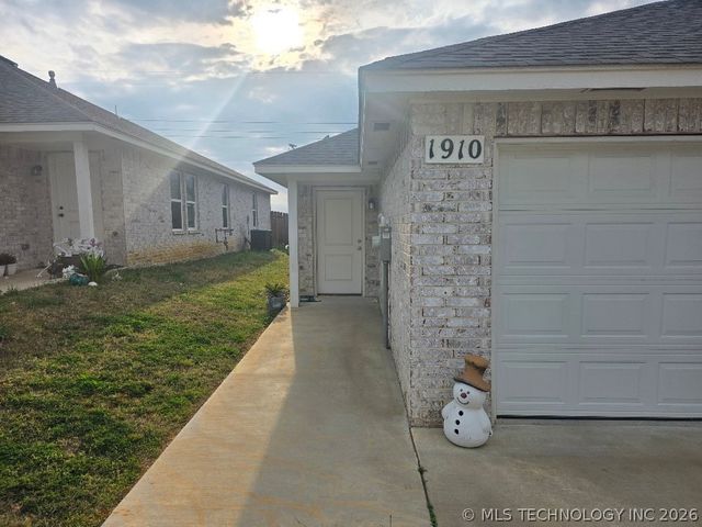 1908 Mulberry Street, Wagoner, OK 74467