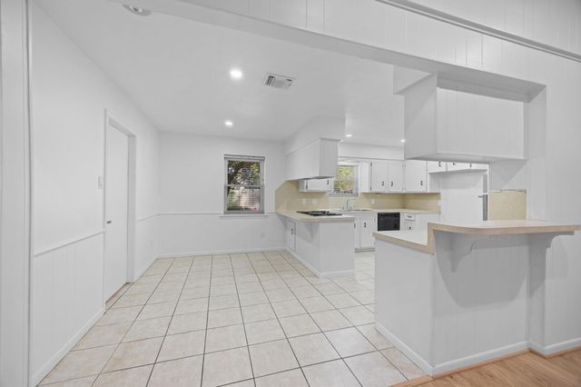 25 Little John Lane, Dayton, TX 77535