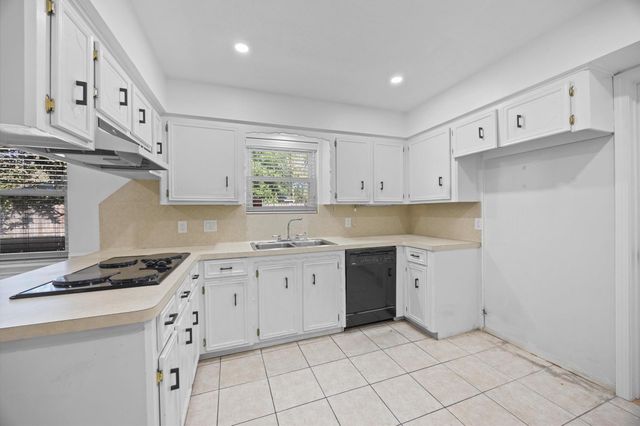 25 Little John Lane, Dayton, TX 77535