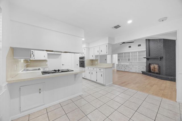 25 Little John Lane, Dayton, TX 77535