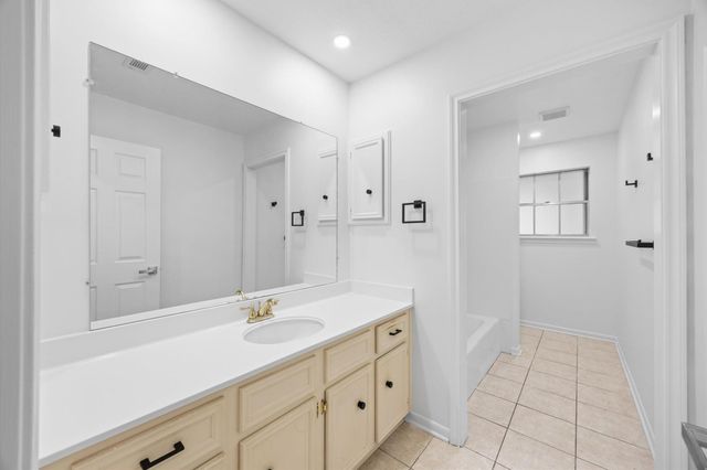 25 Little John Lane, Dayton, TX 77535