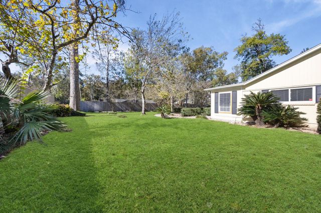 25 Little John Lane, Dayton, TX 77535