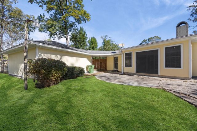 25 Little John Lane, Dayton, TX 77535