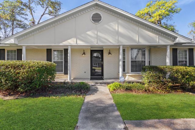 25 Little John Lane, Dayton, TX 77535