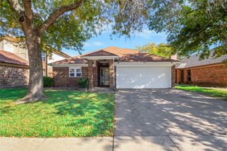5711 Congressional Drive, Arlington, TX 76018