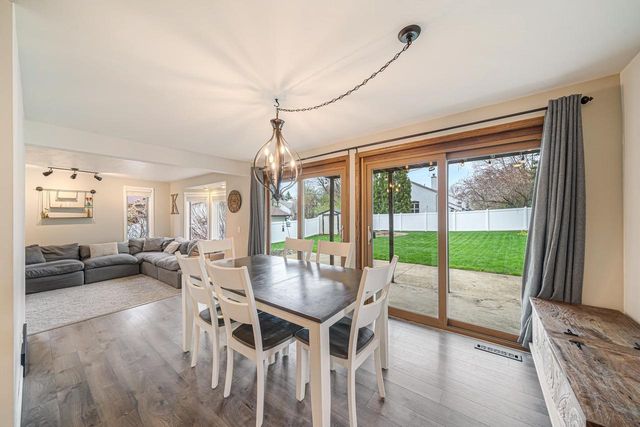 1820 SUGAR PLACE, De Pere, WI 54115