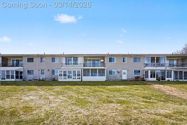 5946 Alan Drive 40, Brighton, MI 48116