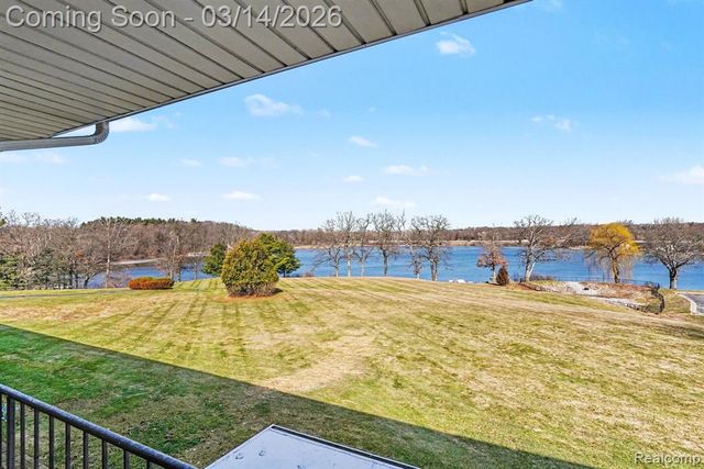 5946 Alan Drive 40, Brighton, MI 48116