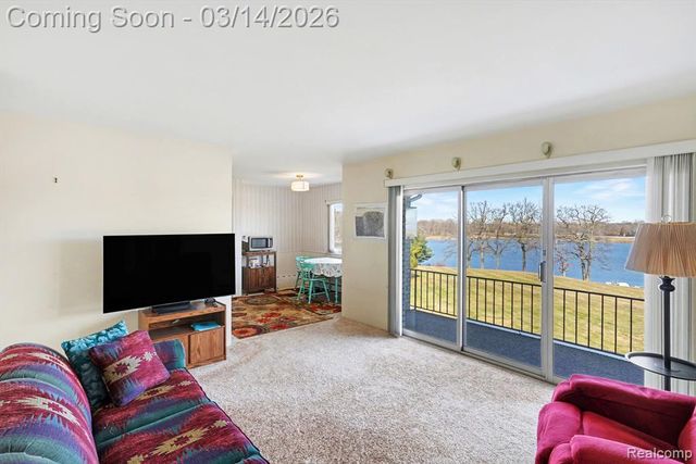 5946 Alan Drive 40, Brighton, MI 48116