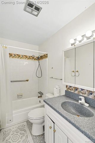 5946 Alan Drive 40, Brighton, MI 48116