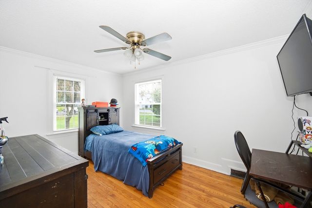 616 Cooley St, Springfield, MA 01128