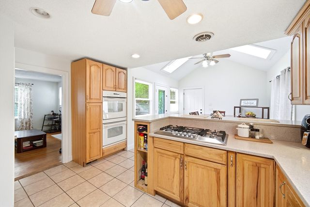 616 Cooley St, Springfield, MA 01128