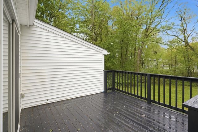616 Cooley St, Springfield, MA 01128