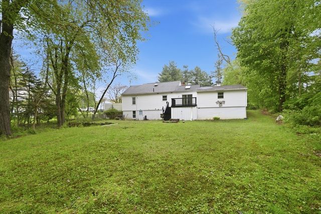 616 Cooley St, Springfield, MA 01128