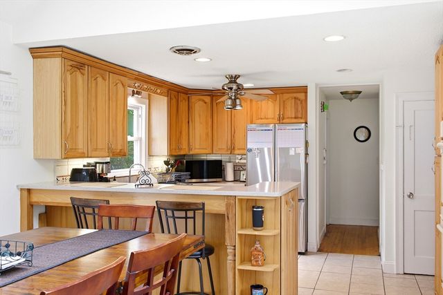 616 Cooley St, Springfield, MA 01128