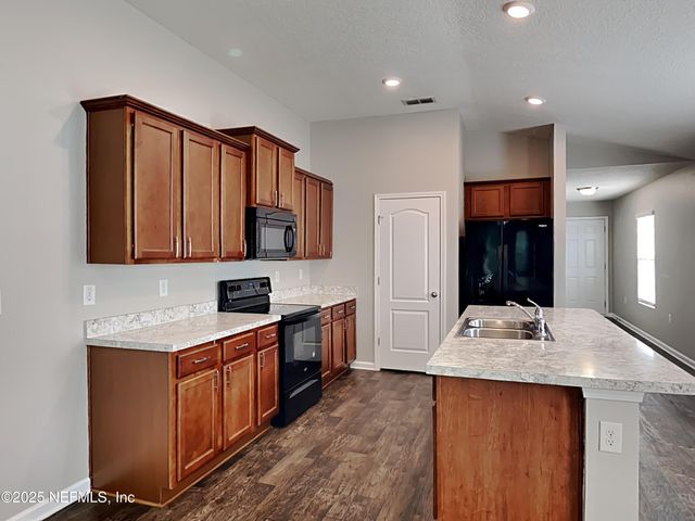 8048 MEADOW WALK Lane, Jacksonville, FL 32256