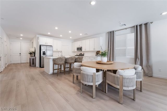 2280 Lazlo Point Street, Henderson, NV 89044