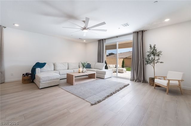 2280 Lazlo Point Street, Henderson, NV 89044