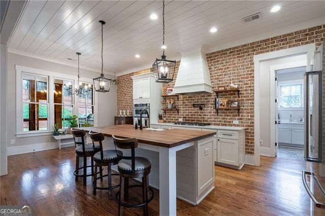 1009 Davenport Circle, Powder Springs, GA 30127