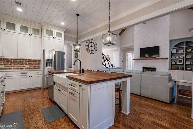 1009 Davenport Circle, Powder Springs, GA 30127