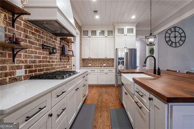 1009 Davenport Circle, Powder Springs, GA 30127