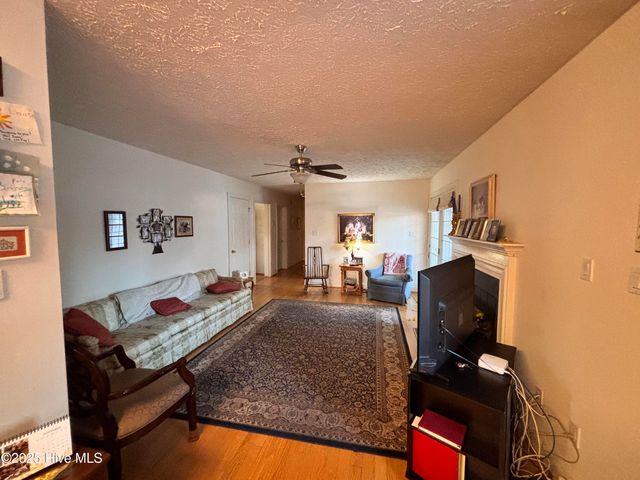 107 Christopher Court, Clinton, NC 28328