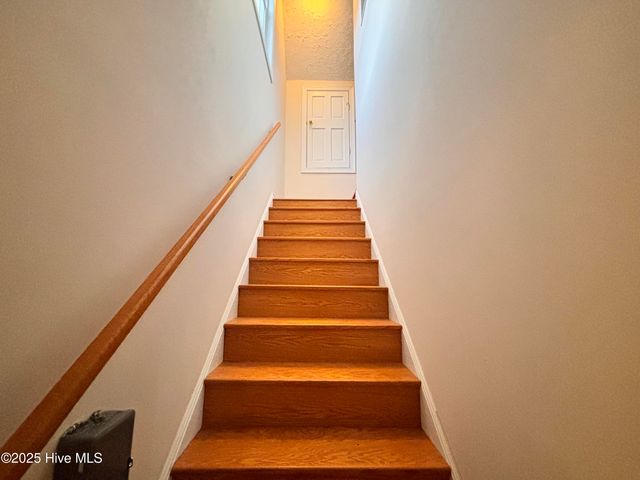 107 Christopher Court, Clinton, NC 28328