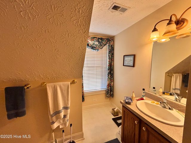 107 Christopher Court, Clinton, NC 28328