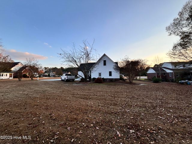 107 Christopher Court, Clinton, NC 28328