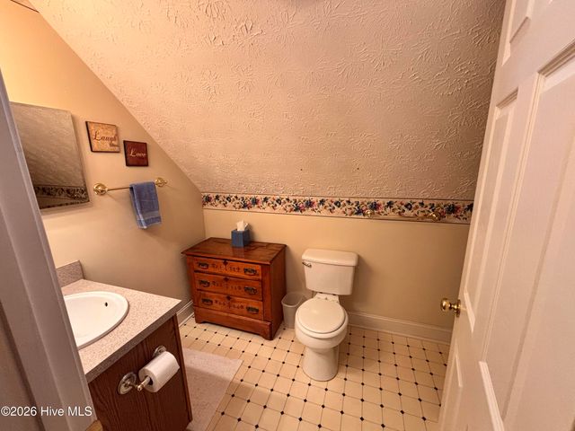 107 Christopher Court, Clinton, NC 28328