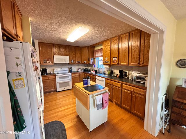 107 Christopher Court, Clinton, NC 28328