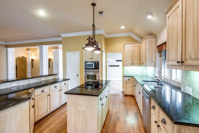 725 SAXON Trail, Southlake, TX 76092