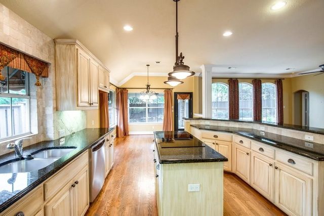 725 SAXON Trail, Southlake, TX 76092