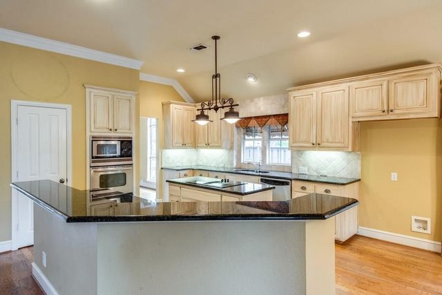 725 SAXON Trail, Southlake, TX 76092