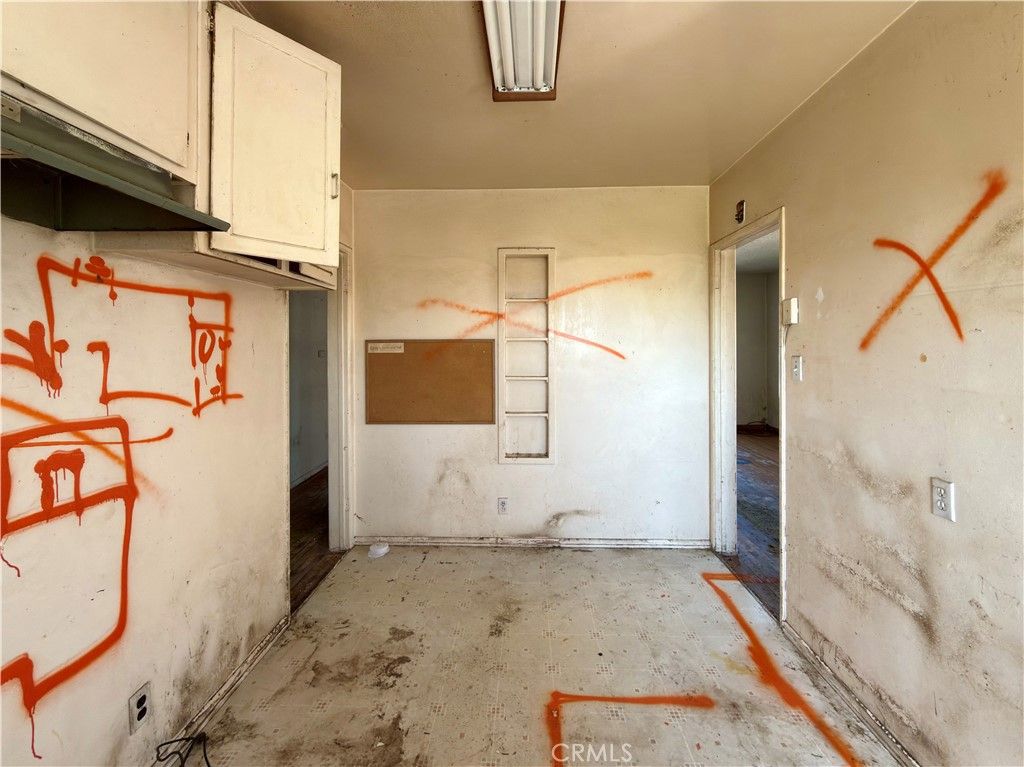 Image 15 of property listing at 2516 W 164th Street, Torrance, CA 90504