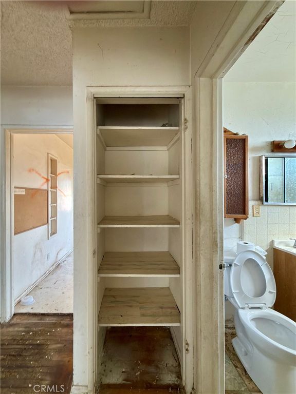 Image 17 of property listing at 2516 W 164th Street, Torrance, CA 90504