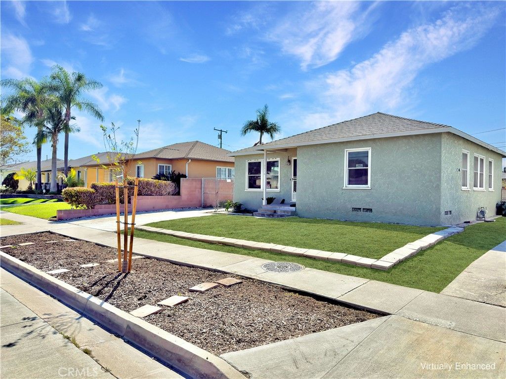 Image 2 of property listing at 2516 W 164th Street, Torrance, CA 90504