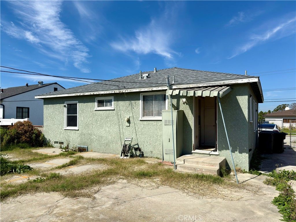 Image 4 of property listing at 2516 W 164th Street, Torrance, CA 90504