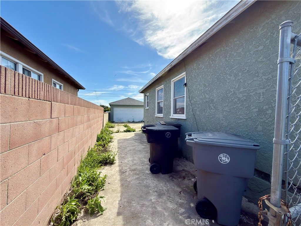 Image 5 of property listing at 2516 W 164th Street, Torrance, CA 90504