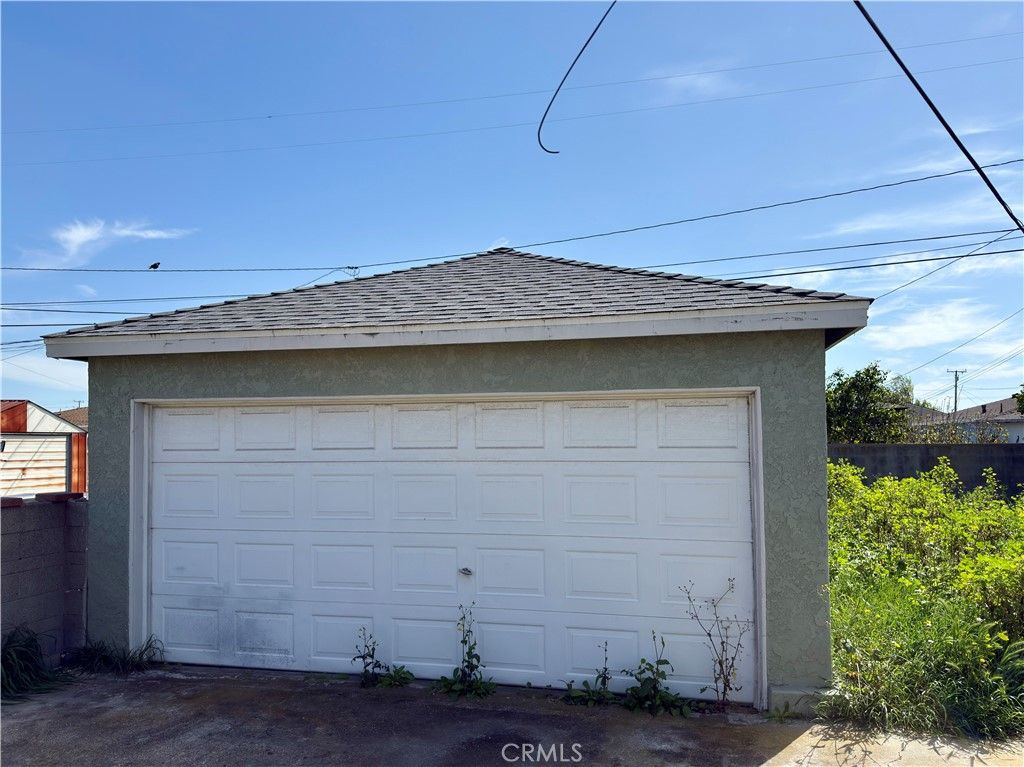 Image 8 of property listing at 2516 W 164th Street, Torrance, CA 90504
